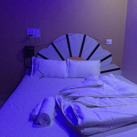 Oyo 75627 New Ankit Guest House Varanasi Esterno foto