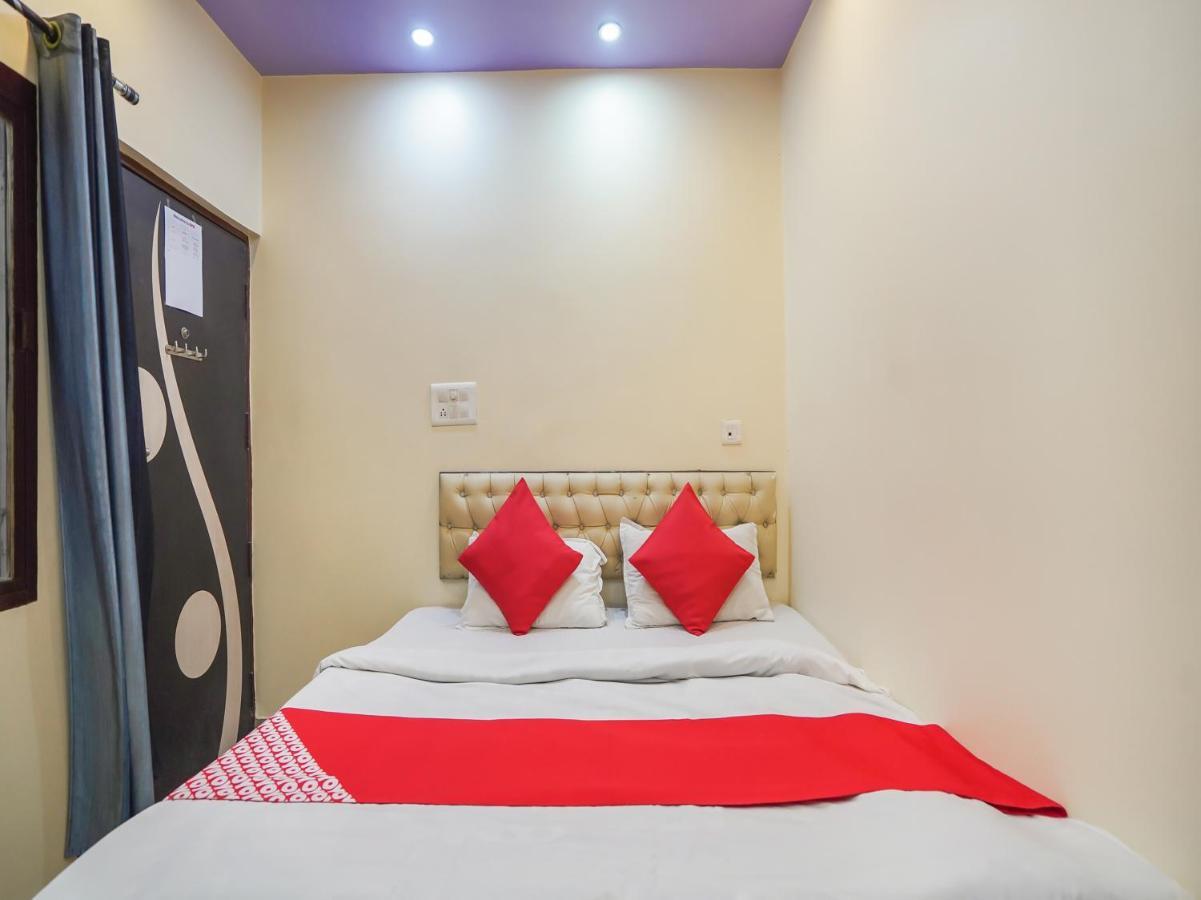 Oyo 75627 New Ankit Guest House Varanasi Esterno foto