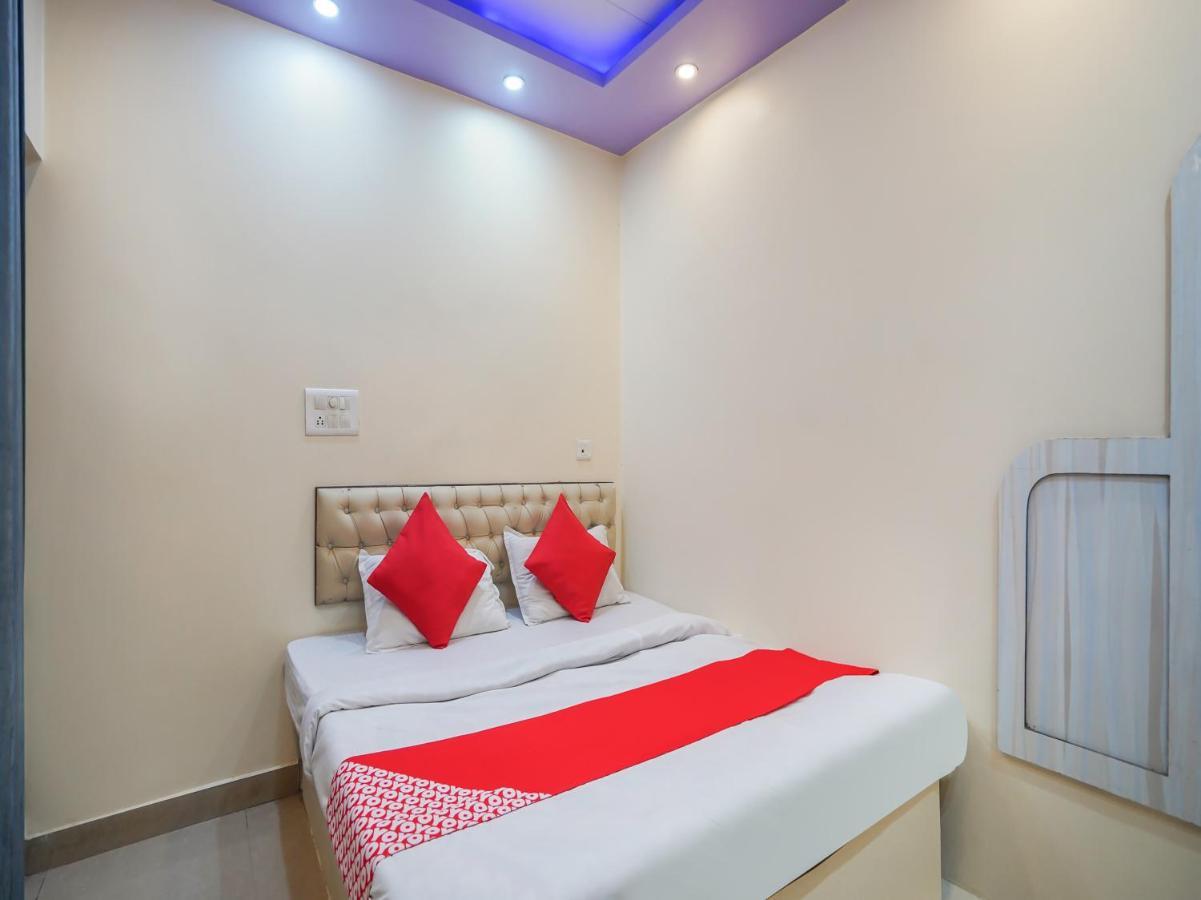 Oyo 75627 New Ankit Guest House Varanasi Esterno foto