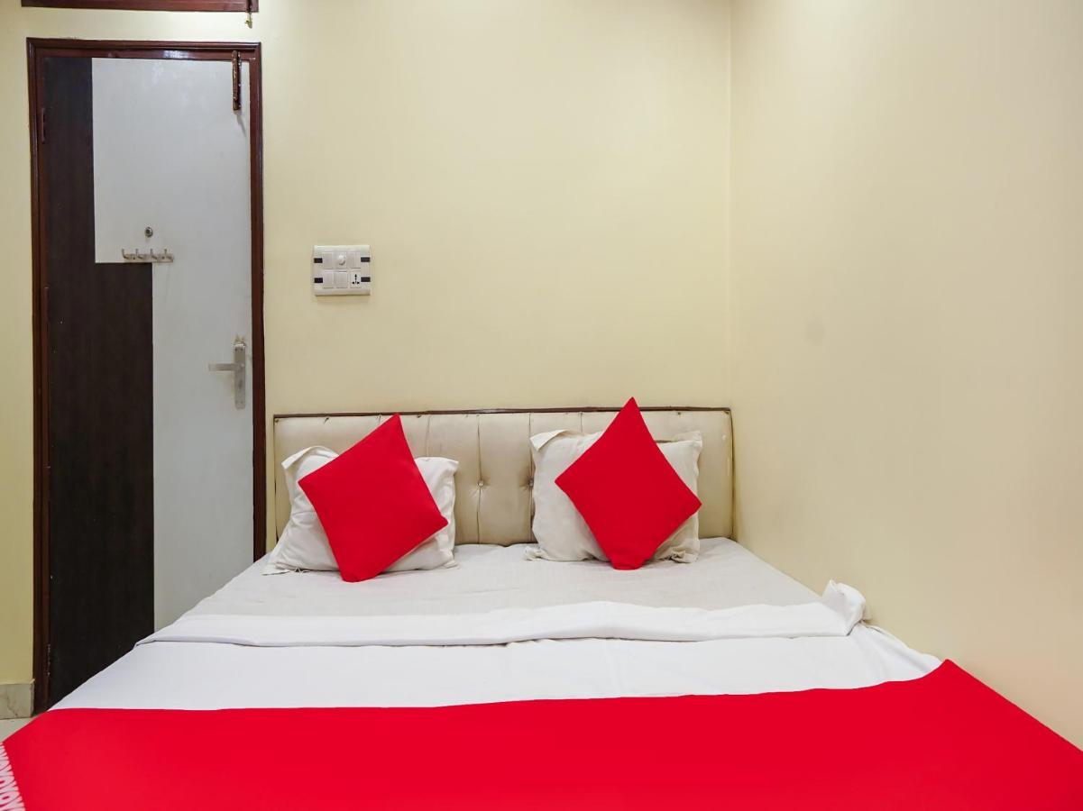 Oyo 75627 New Ankit Guest House Varanasi Esterno foto