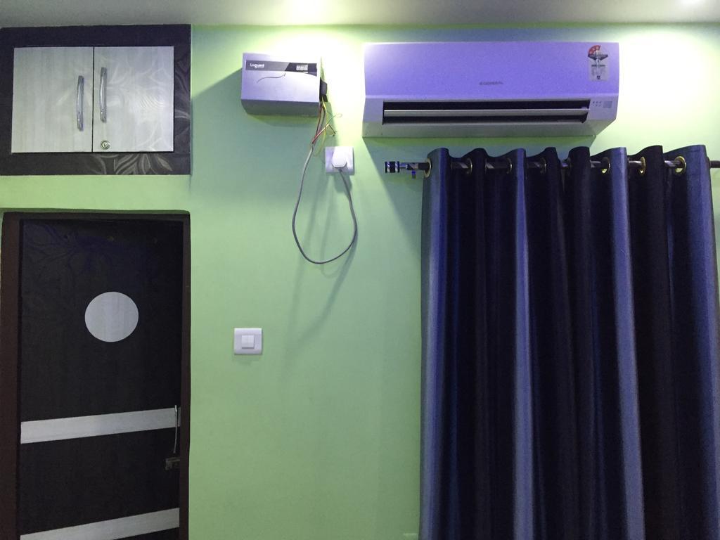 Oyo 75627 New Ankit Guest House Varanasi Camera foto
