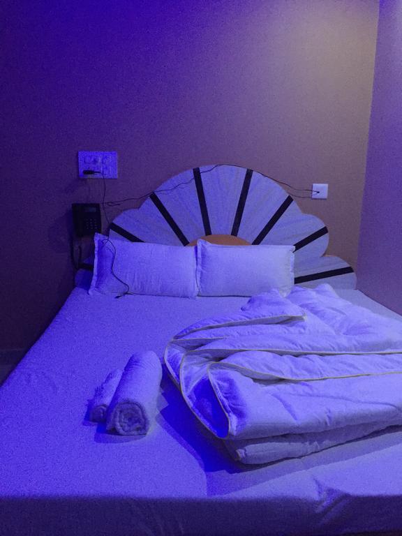 Oyo 75627 New Ankit Guest House Varanasi Esterno foto